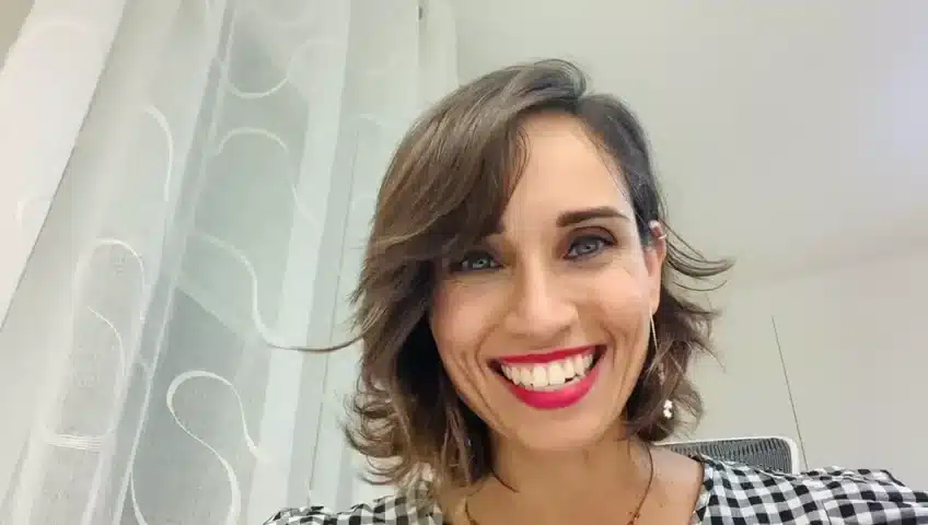 Shaila Romero sonriendo a la cámara